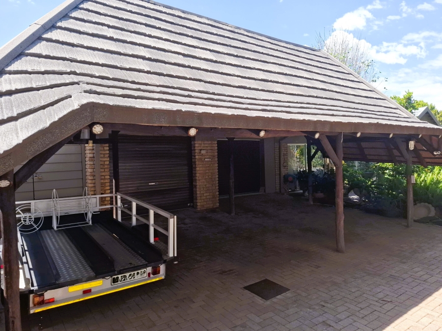 5 Bedroom Property for Sale in Doringkruin North West
